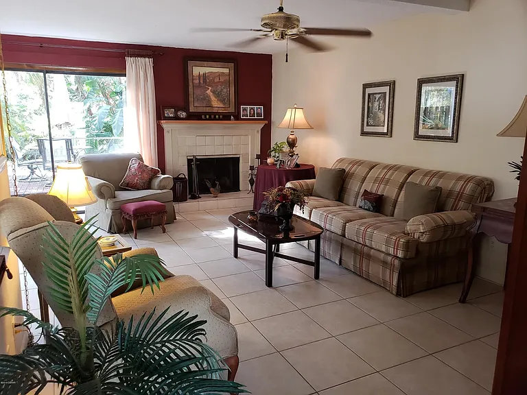 125 Northbrook Ln — Photo 3
