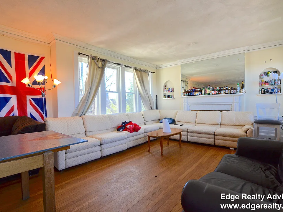 28 Manet Rd #2