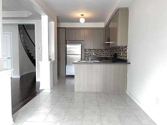 5th image of 29 Paper Mills Cres