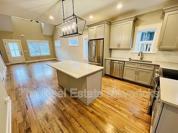 5th image of 475 Ladd Ave