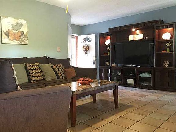 4th image of 12122 Royal Woods Dr