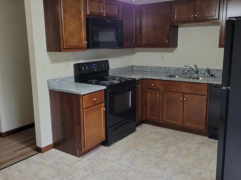 32 Manor Dr #32 — Photo 7