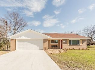 642 Lanai Cir, Runaway Bay, TX 76426