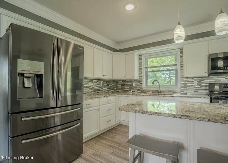 5106 Bardstown Rd — Photo 6