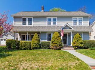36 Locust Ave, Glen Head, NY 11732