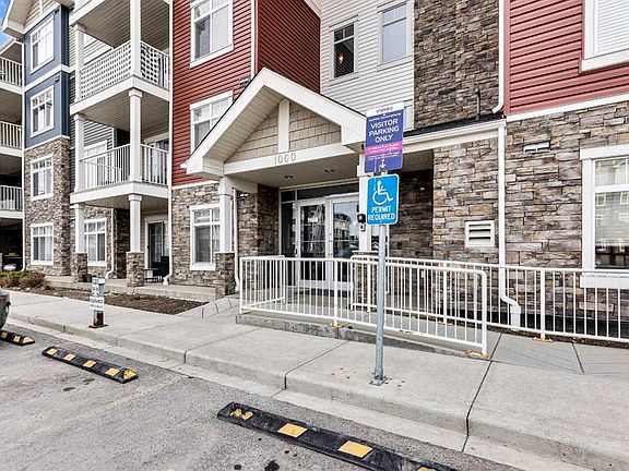 2nd image of 155 NW Skyview Ranch Way NE #1302