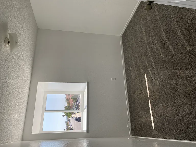 Electra Ct — Photo 9