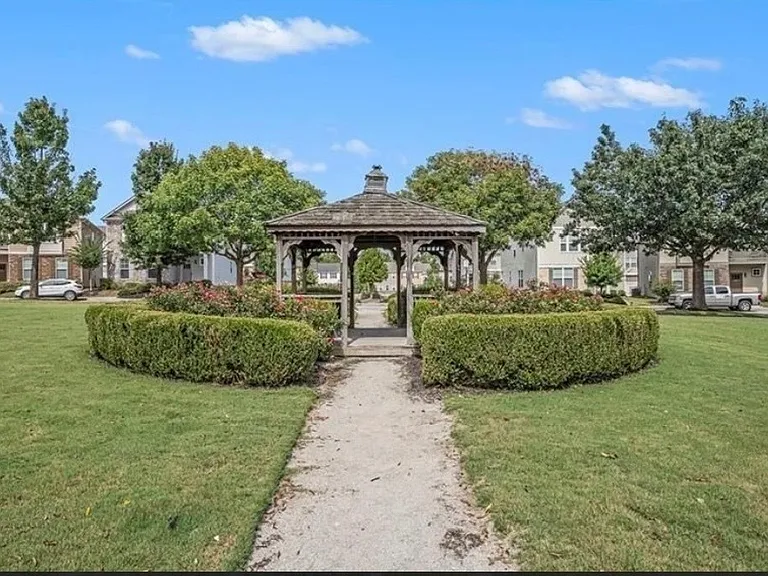 832 Ambient Way SW — Photo 3