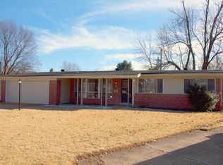 4 Brindle Ct, Florissant, MO 63033