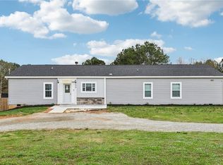698 Smith Cemetery Rd, Winder, GA 30680