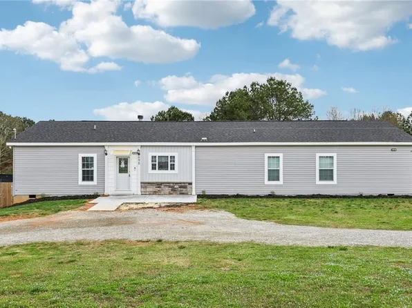 698 Smith Cemetery Rd, Winder, GA 30680