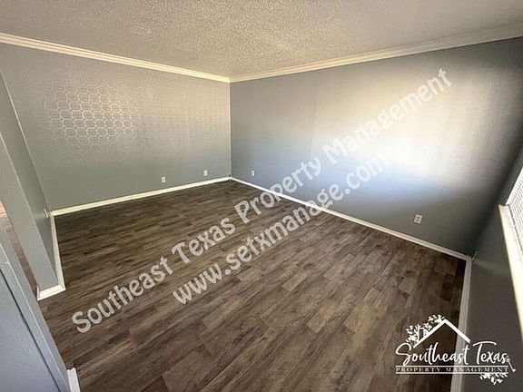 3rd image of 2085 Long Ave #2