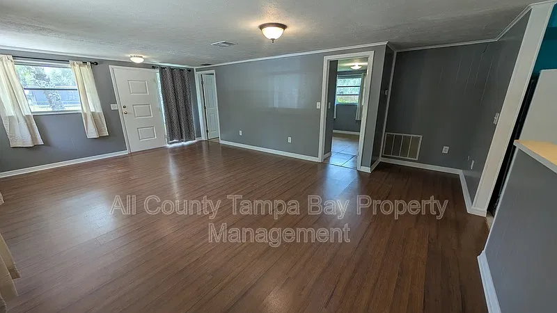 2 bed, 1.0 bath, 1510 sqft, $1,900 — Photo 4