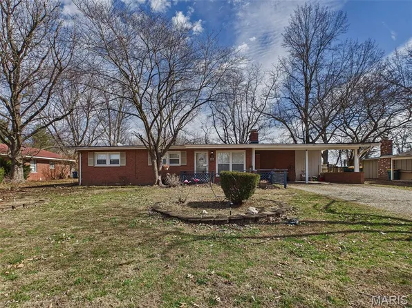 58 Harmon Dr, Lebanon, IL 62254