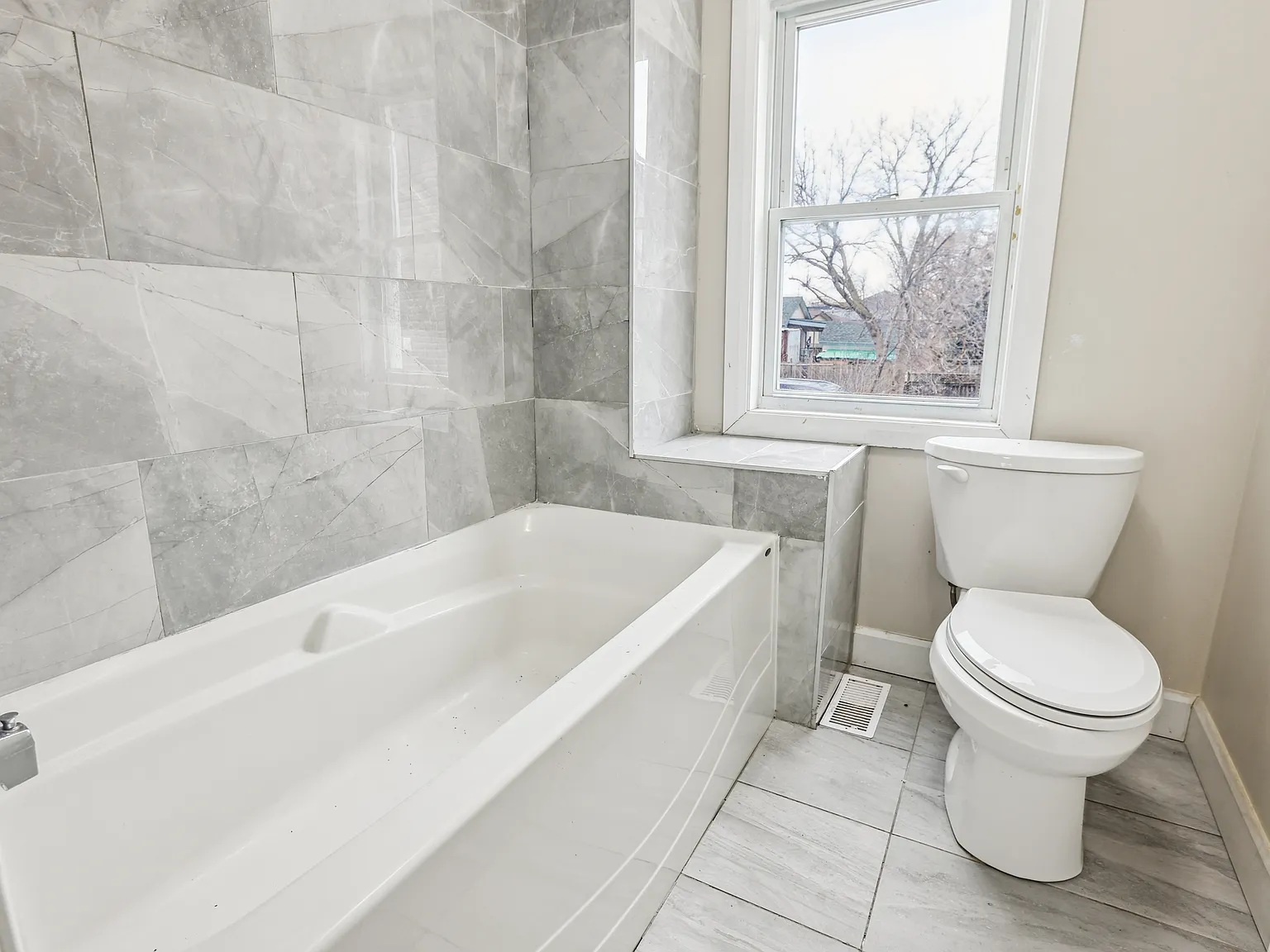 19 Bailey Street St. Catharines — Photo 4