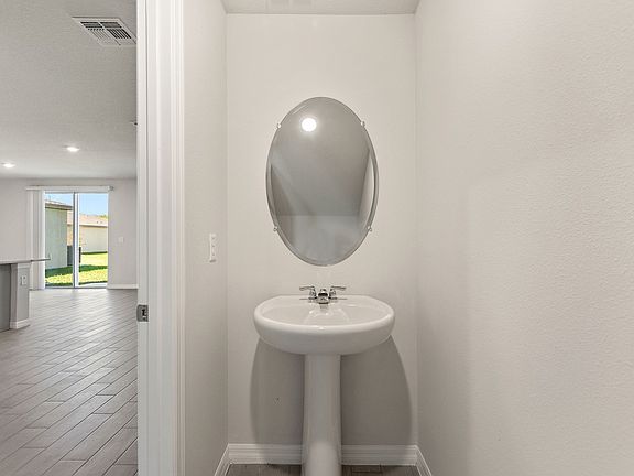 5th image of 3352 Fresno Pl