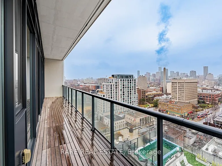297 College St #Penthouse 5 — Photo 45