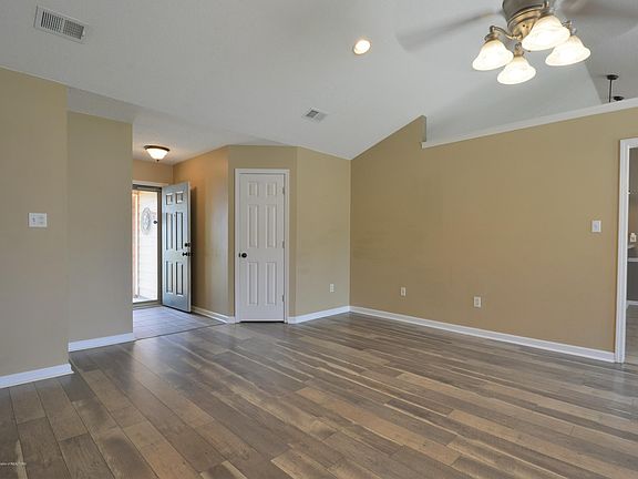 5th image of 7822 Mary Payton Dr