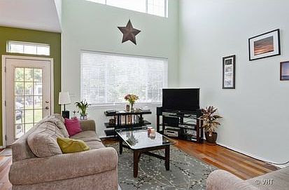2nd image of 9 S Oakhurst Dr