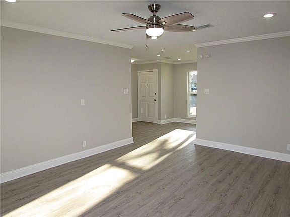 3rd image of 1454 Eastern Heights Dr
