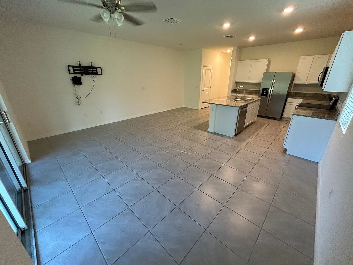 Centrally located 3/2.5 Townhome, Gated, Garage, and Versatility — Photo 3