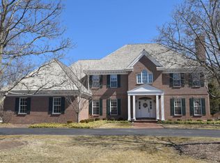 10808 N Haddonstone Pl, Mequon, WI 53092