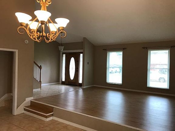 5th image of 304 Bienville Dr