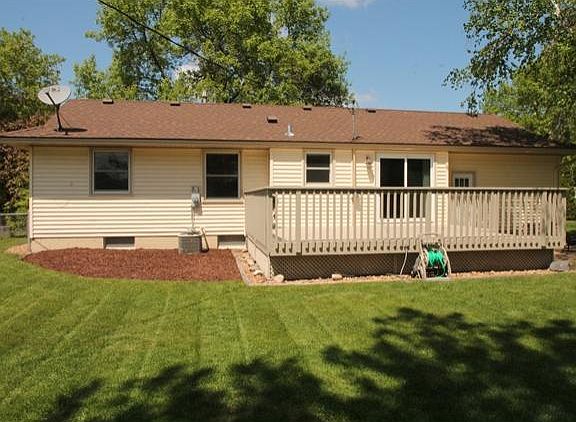 3rd image of 660 114th Ln NE