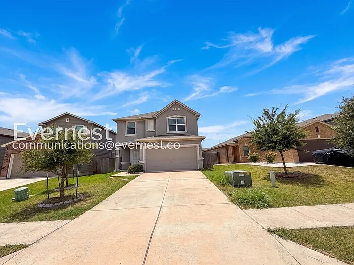 3 bed, 2.5 bath, 2038 sqft, $2,095 — Photo 2