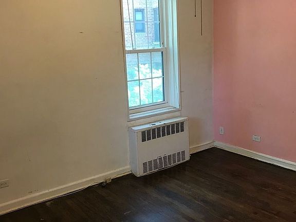 4th image of 140-18 Burden Cres APT 204