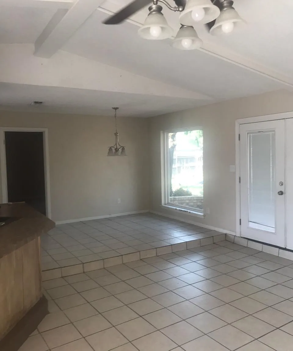 8201 Lynnhaven Ave — Photo 3