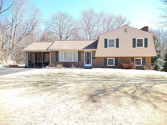 5th image of 6012 Sunderland Pl