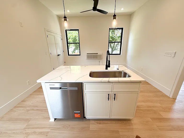 1448 Lexington Ave #C — Photo 5