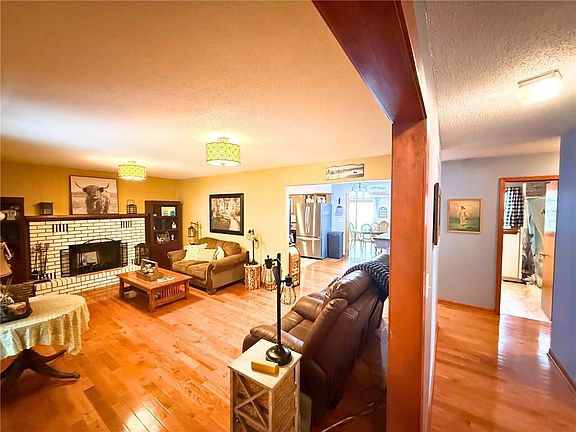 4th image of 513 Brown Circle Dr