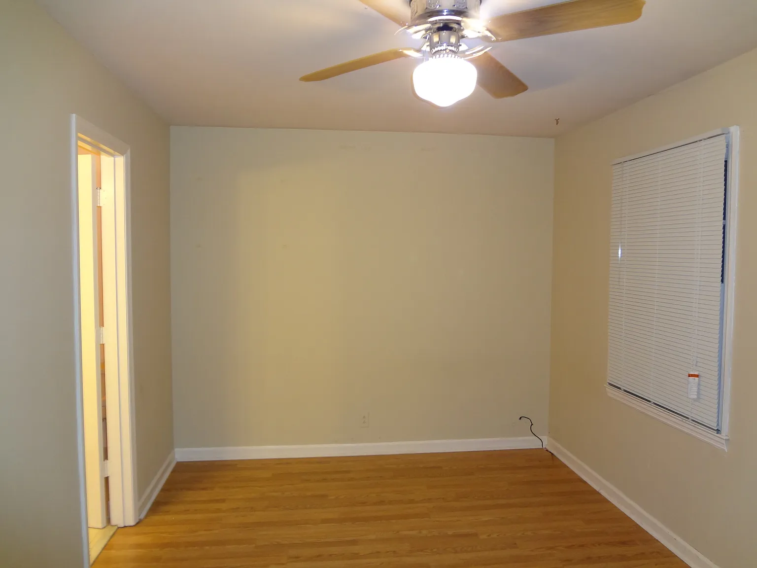 2 bed, 1198 sqft, $2,000 — Photo 2