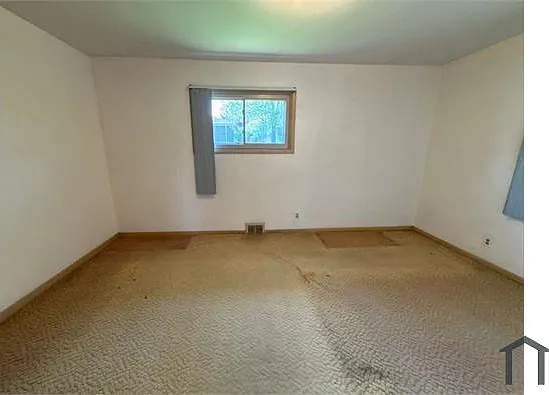 22050 Chardon Rd — Photo 12