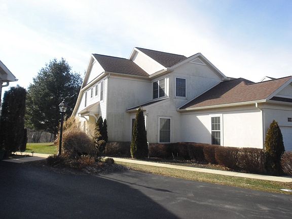 2nd image of 932 Rivergate Ct