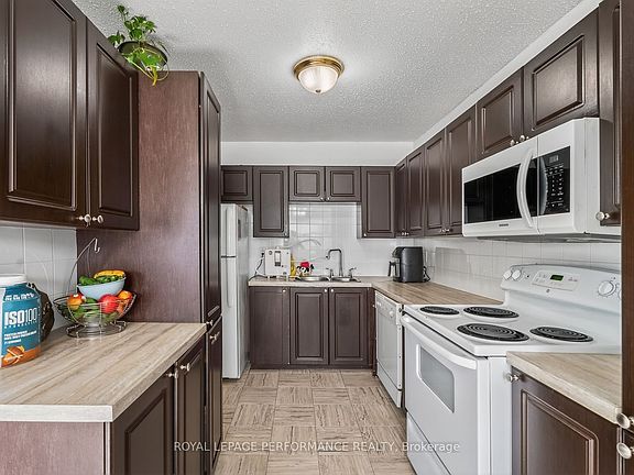 5th image of 2642 Moncton Rd #A