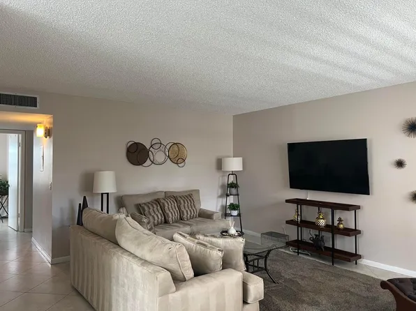 900 Flanders S, Delray Beach, FL 33484
