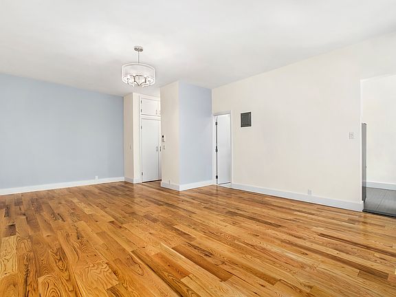 4th image of 417 W 50th St #2A