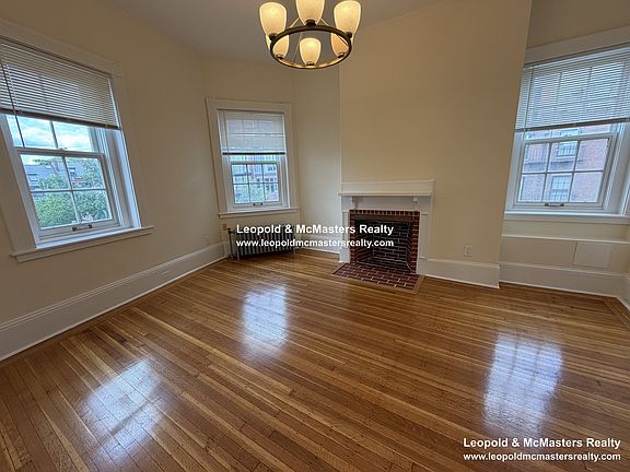 4th image of 97 Mount Vernon St Unit 1