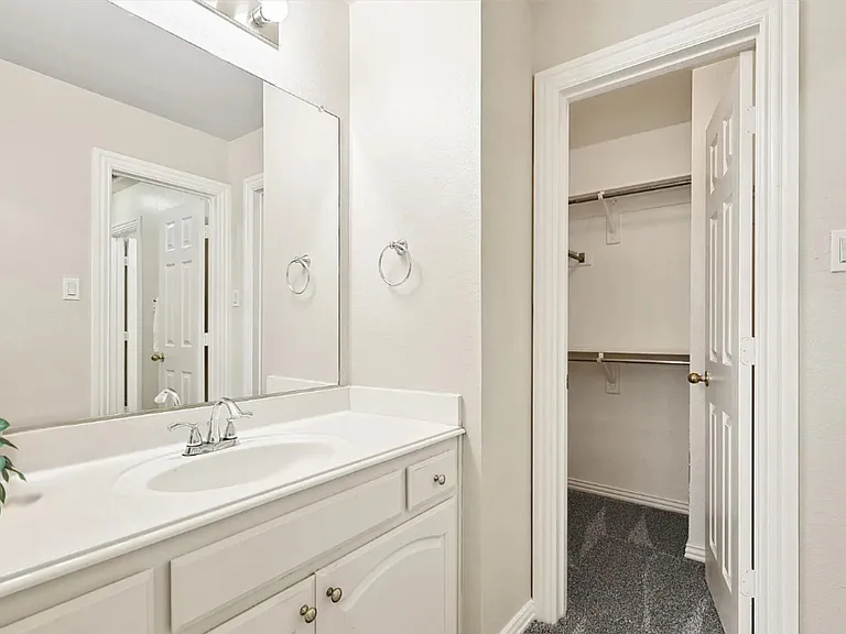 4568 Saint James Dr — Photo 13