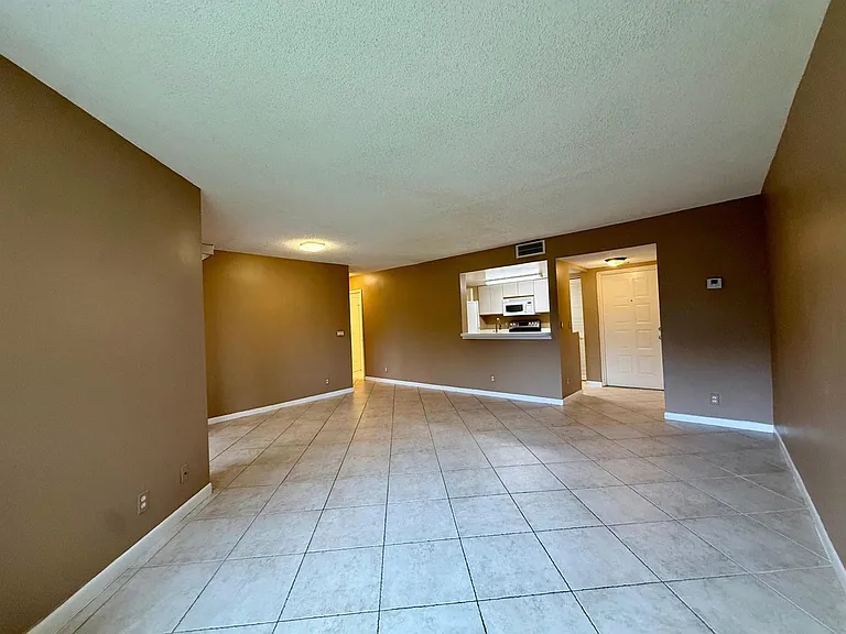 9799 Westview Dr #1015 — Photo 5