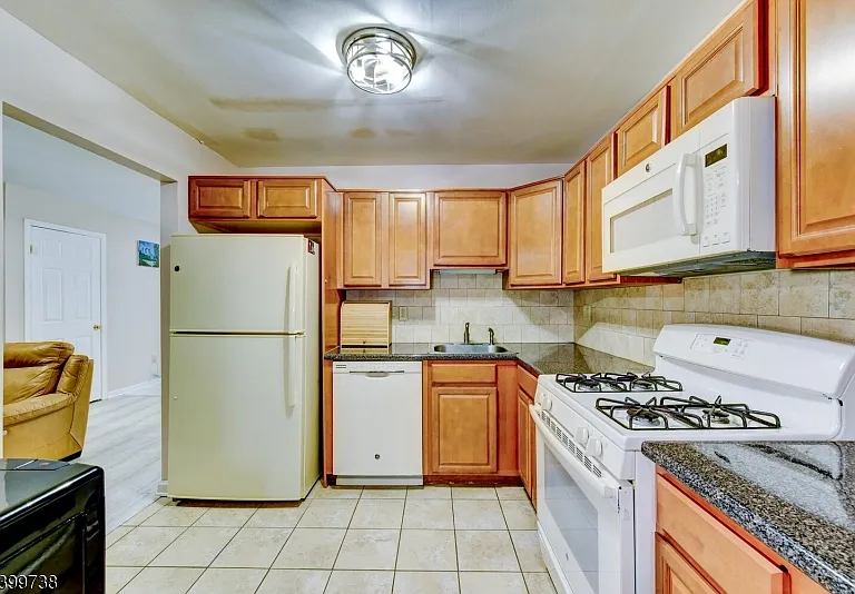 6 Hansen Pl #6 — Photo 23