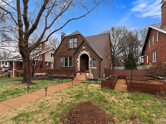 3rd image of 334 Marion Ave