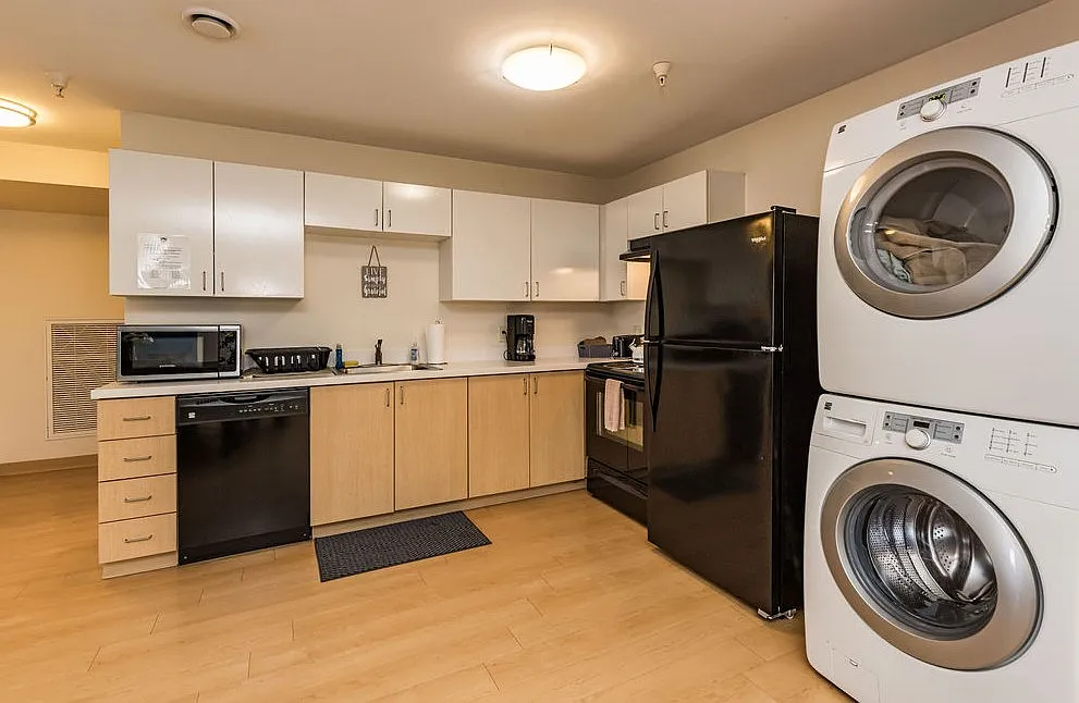 Copper Beech Commons — Photo 3