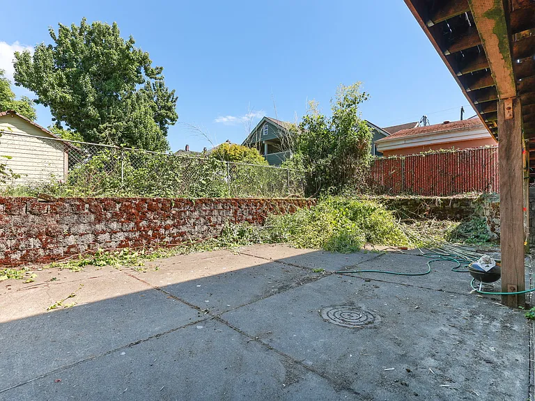 2020 NE Rodney Ave #C — Photo 40