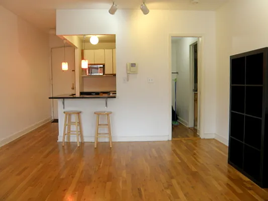 Rented by Vespa Properties Group | media 23