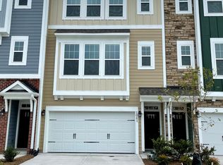 1041 Commack Dr, Durham, NC 27703