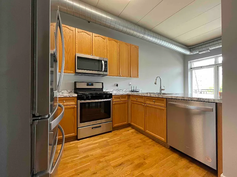 1155 W Madison St — Photo 8